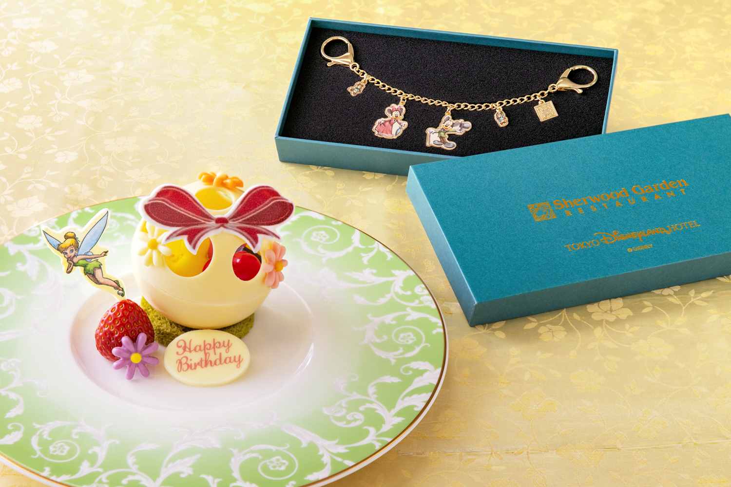 公式】プレシャスセレブレーションセット | 東京ディズニーランド