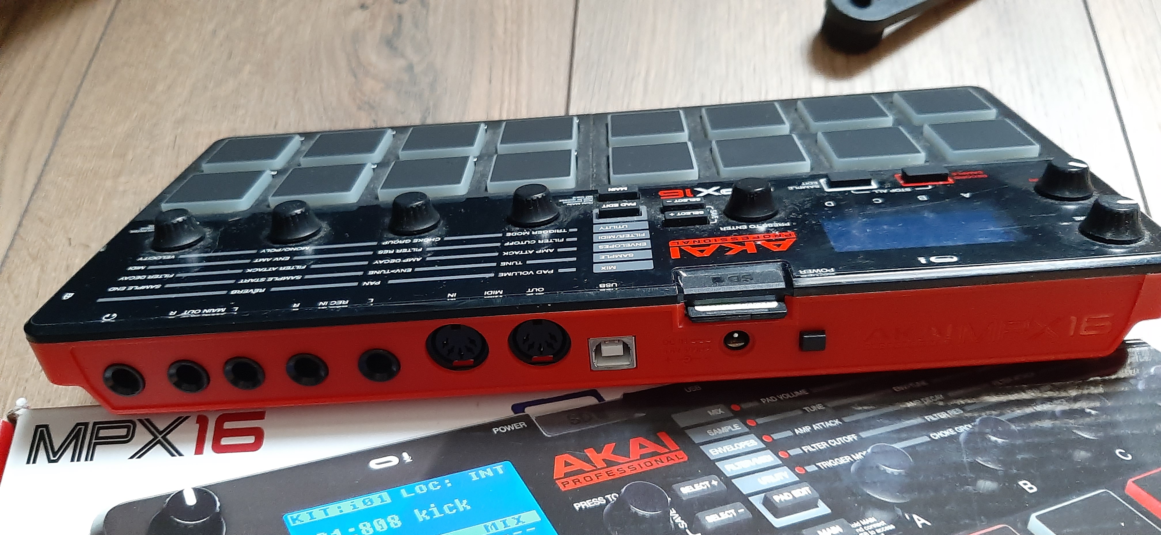 MPX16 - Akai Professional MPX16 - Audiofanzine