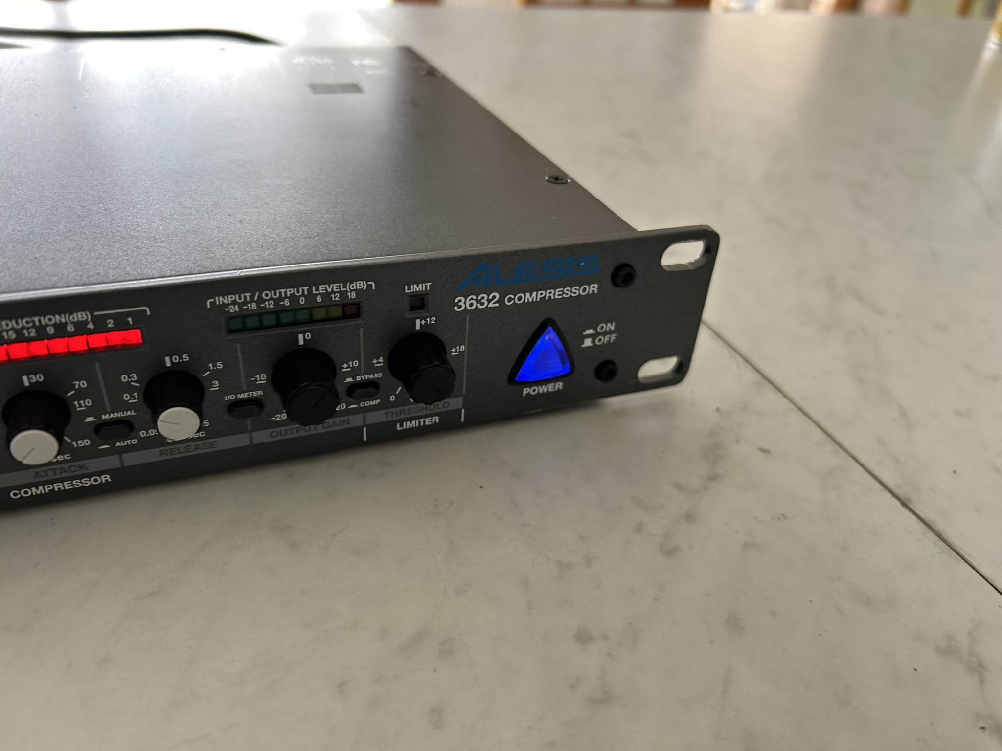 3632 Compressor - Alesis 3632 Compressor - Audiofanzine