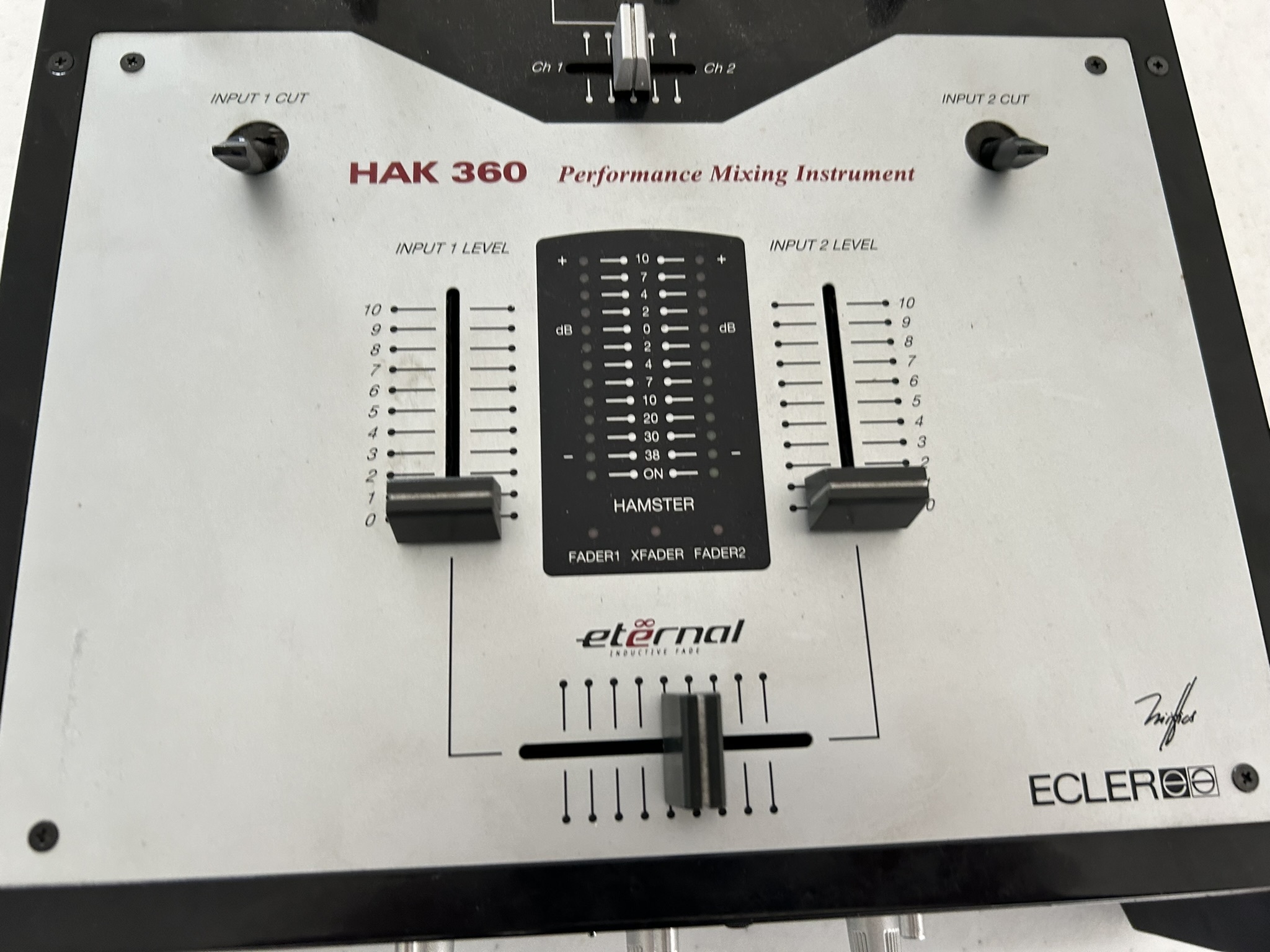 HAK 360 - Ecler HAK 360 - Audiofanzine