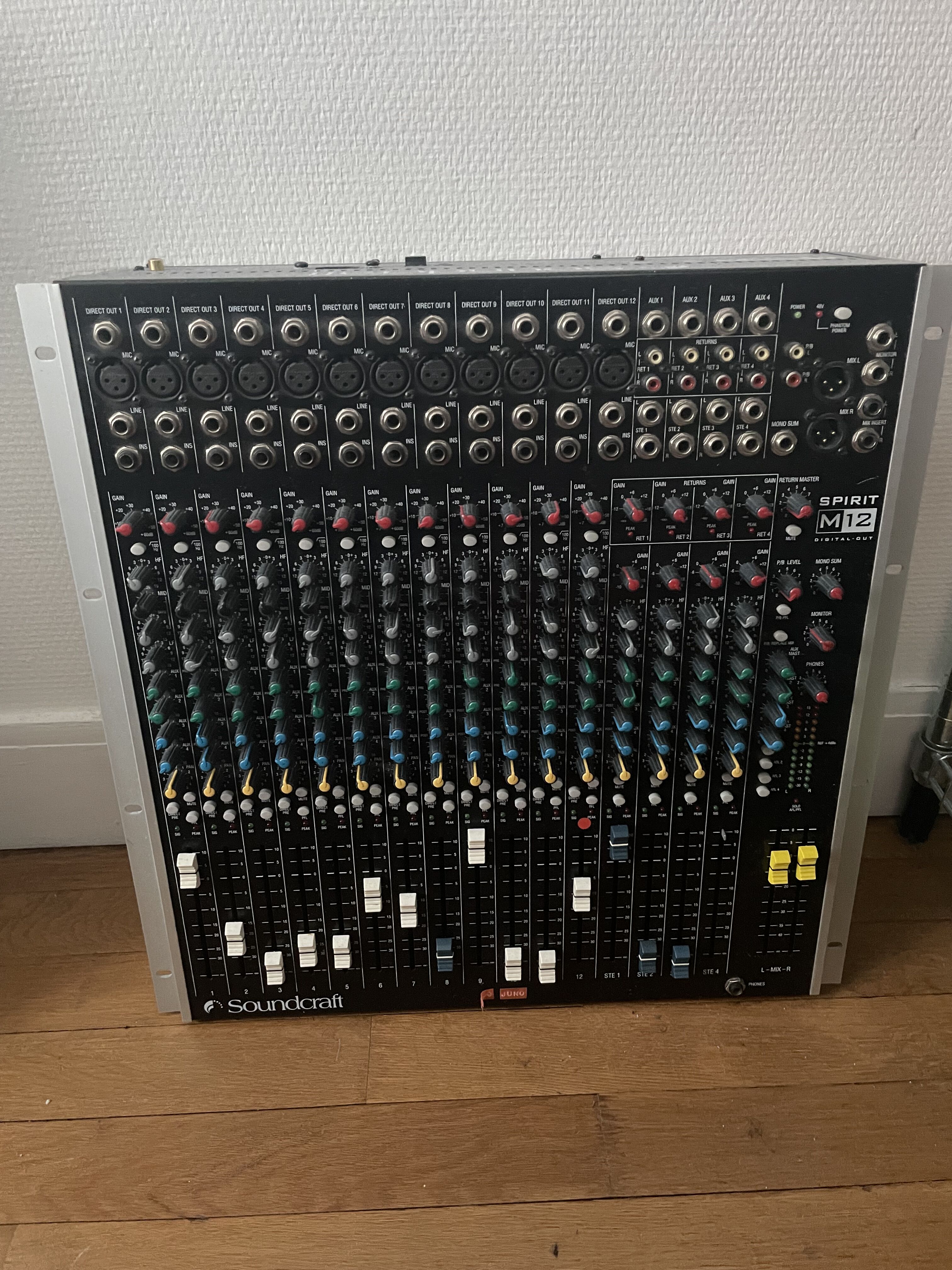 M12 - Soundcraft M12 - Audiofanzine