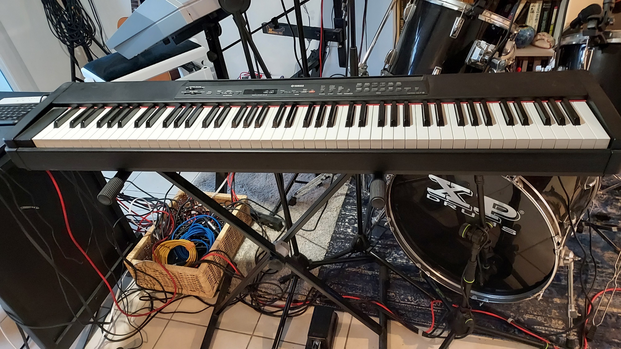 P-90 - Yamaha P-90 - Audiofanzine