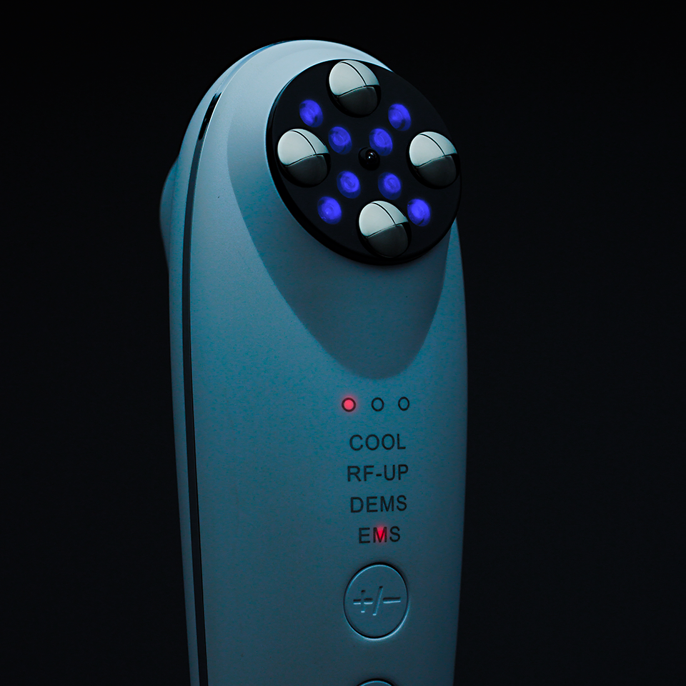 誰でもかんたん使いやすい美顔器 WHITE FACE – MediBea