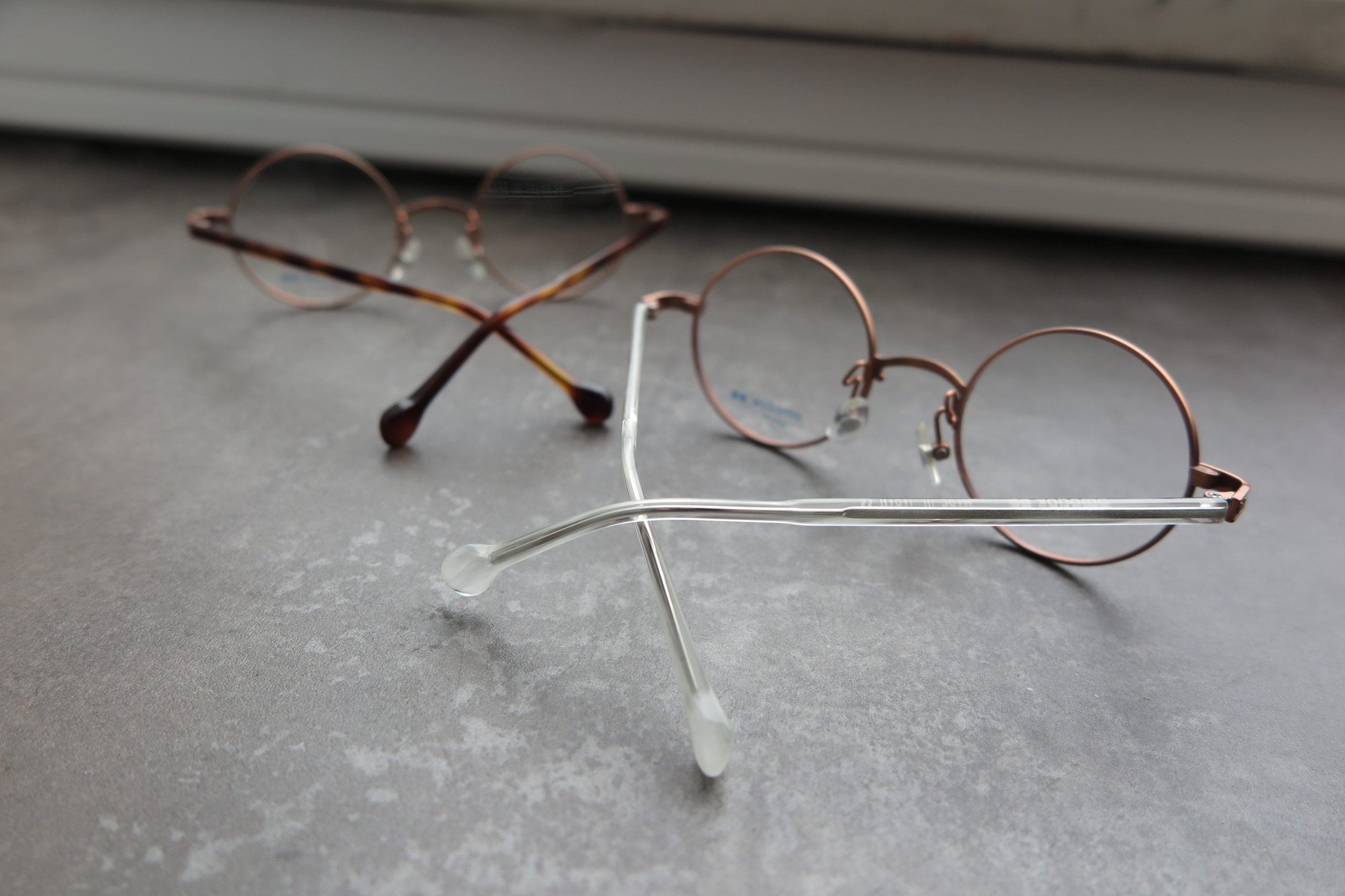 すっきりラウンドシェイプ OMODOK(オモドック) LITTLE-108 - メガネの