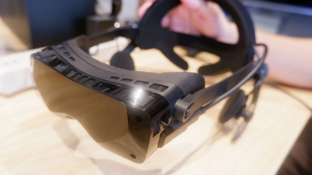 軽い、小さい、きれい。VRChat民も注目のVRヘッドセット『Bigscreen