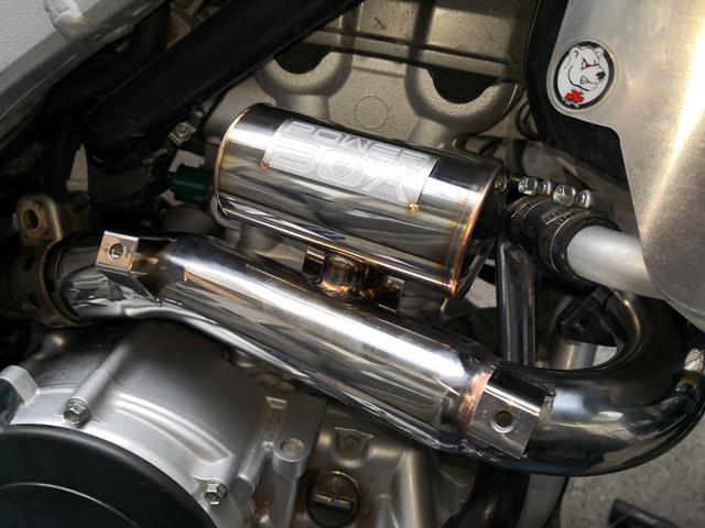 WR250R】SP忠雄POWERBOXインプレ。コスパ最高で気持ち良い！｜Sujiniku