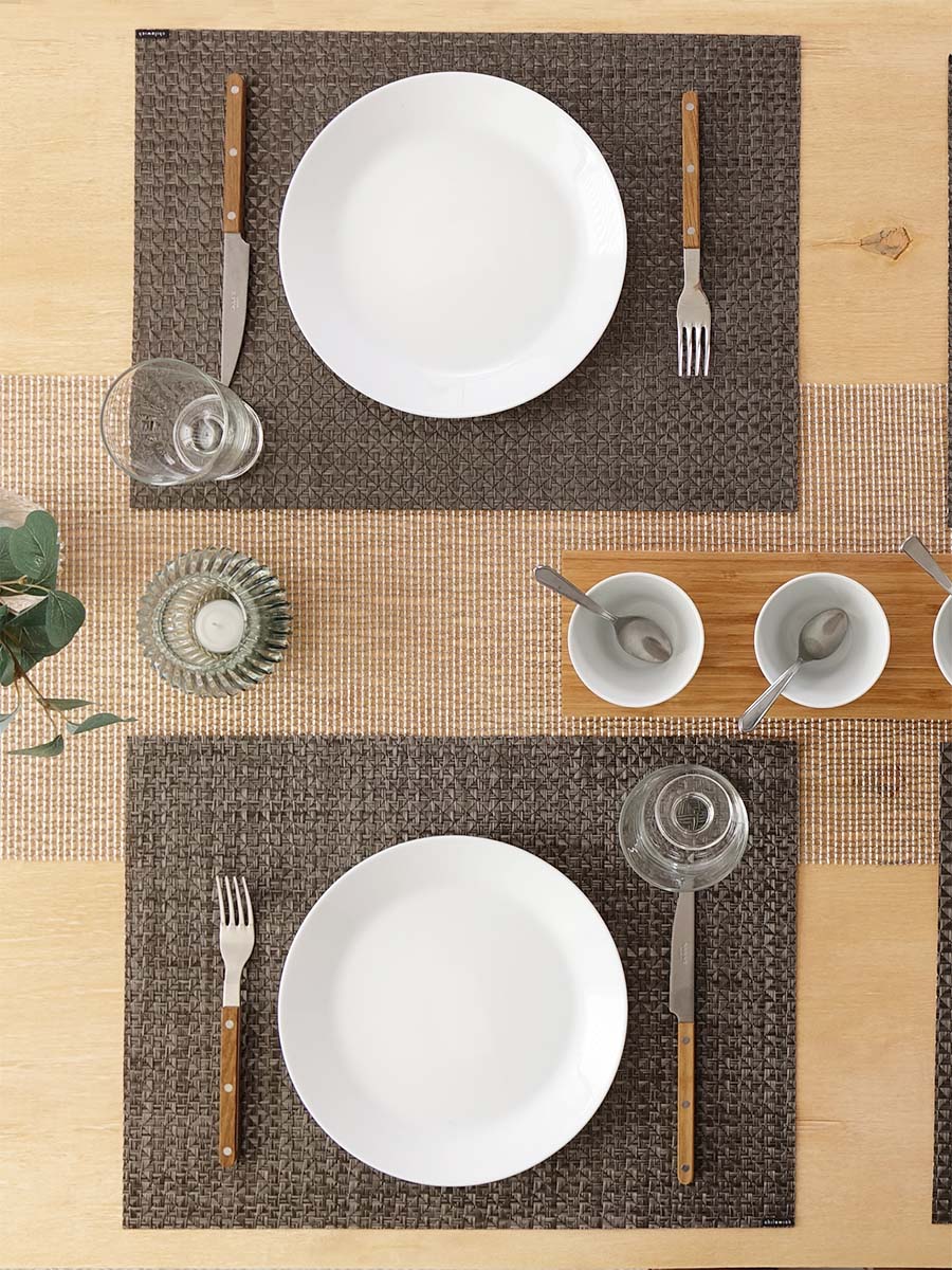 チルウィッチ ランチョンマット・オリガミ｜ブラウンの多面体模様