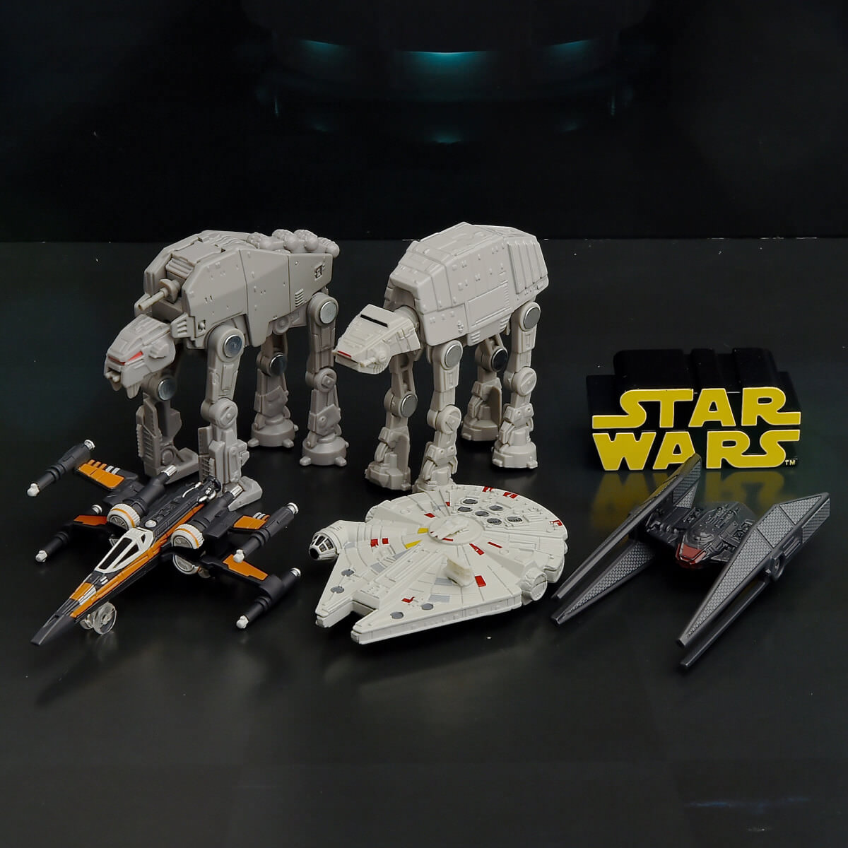スター・ウォーズ／最後のジェダイ』に登場する兵器がトミカに！タカラ