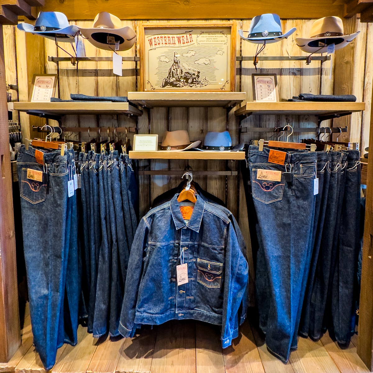 さりげないミッキーモチーフ！東京ディズニーランド「ウエスタンウエア