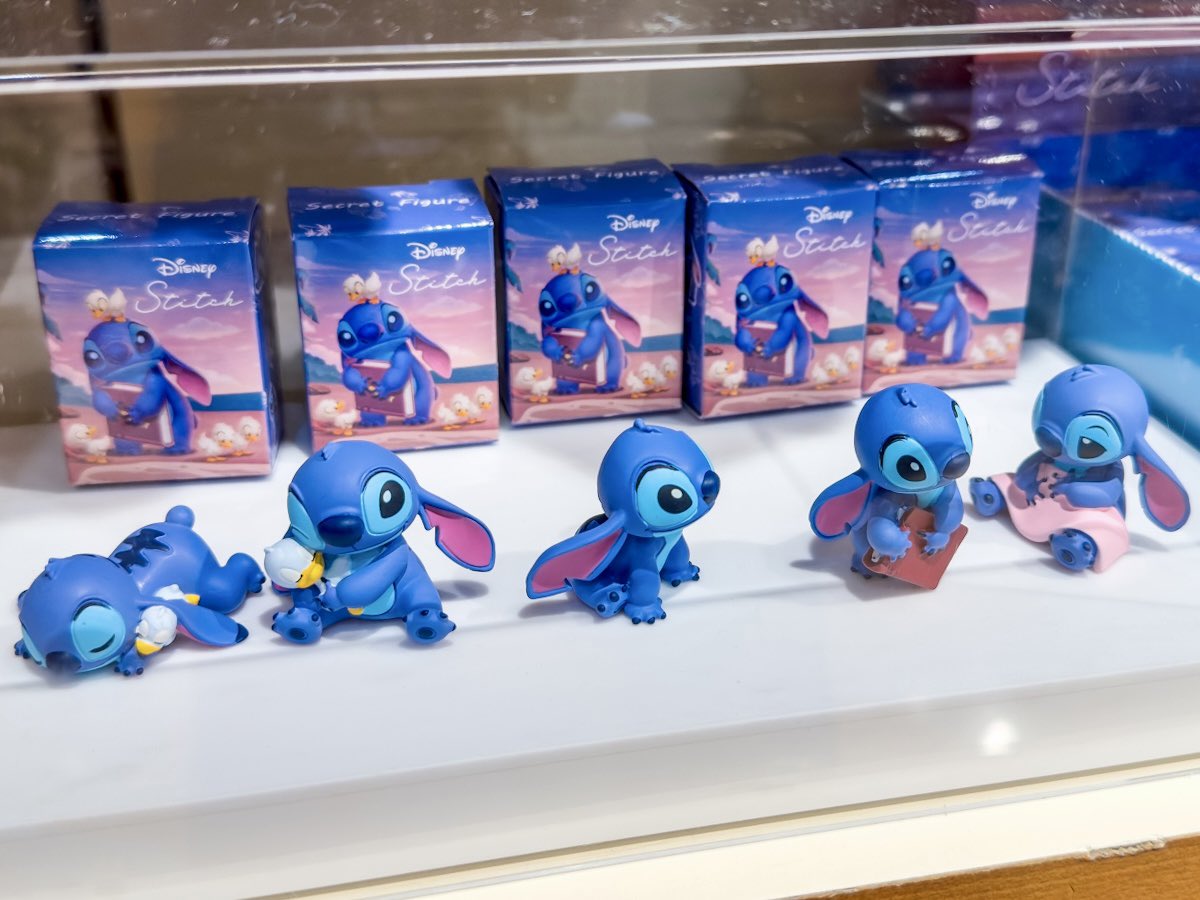 アヒルを抱きしめるスティッチ！ディズニーストア Disney Stitch Day