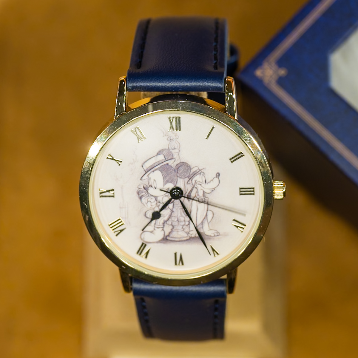 ゴールド×ブルーの腕時計！東京ディズニーランド｢Sketches of Disney
