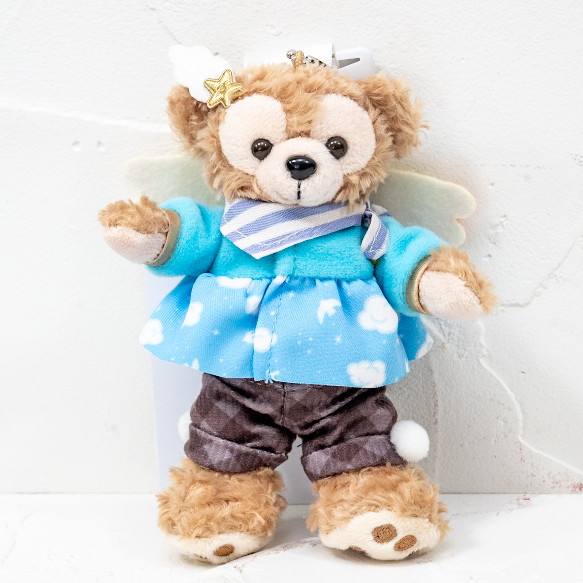 鳥のダンスコスチュームを着た4人！東京ディズニーシー“ダッフィー