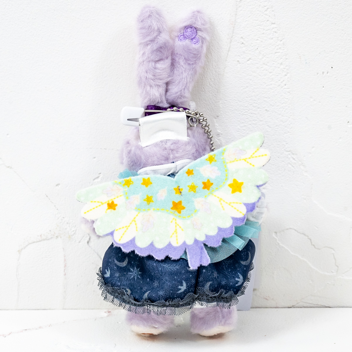 鳥のダンスコスチュームを着た4人！東京ディズニーシー“ダッフィー