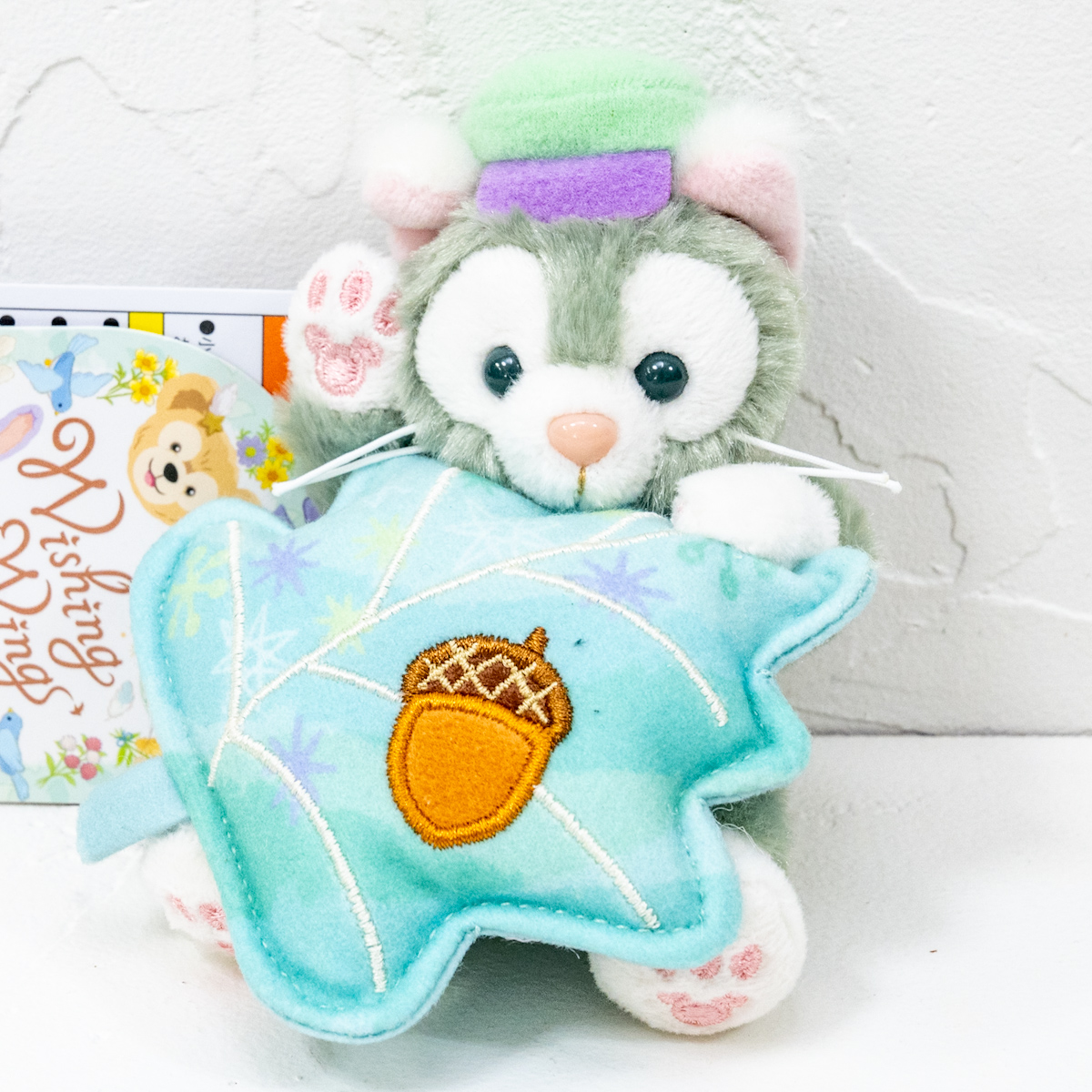 落ち葉を抱えた7人！東京ディズニーシー“ダッフィー＆フレンズの