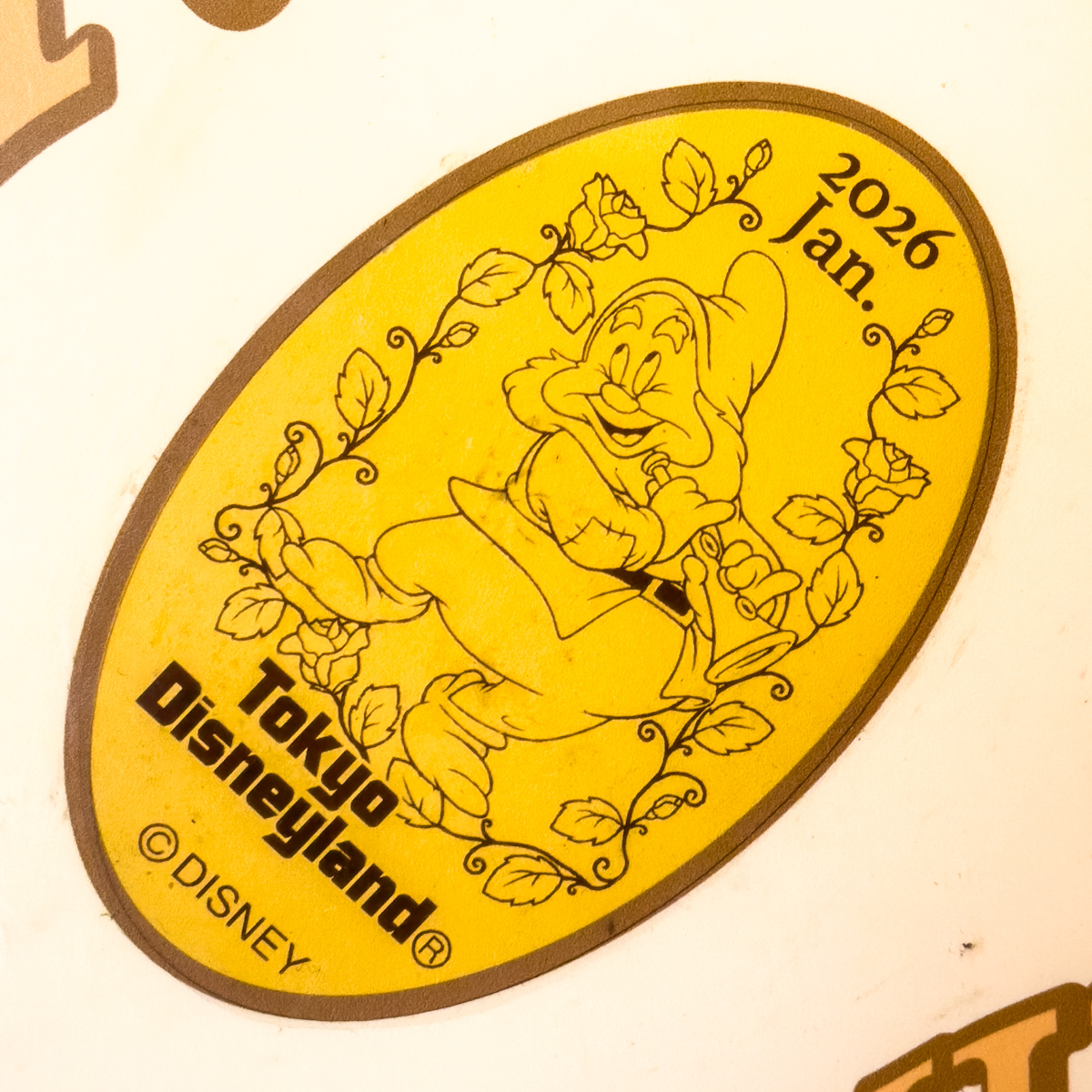 2026年版！東京ディズニーランド マンスリースーベニアメダルまとめ -