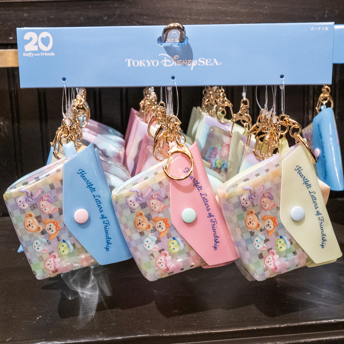 長い航海から帰ってきたミッキーにダッフィーたちから手紙のプレゼント