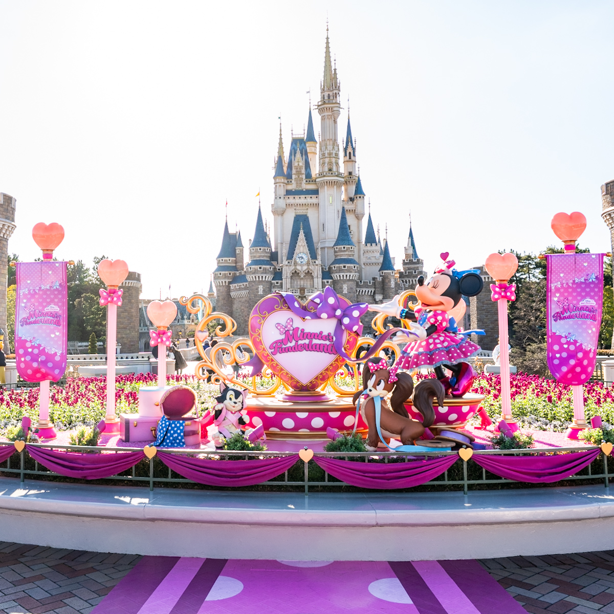 夜もピンクに染まる！東京ディズニーランド「ディズニー・パルパルーザ