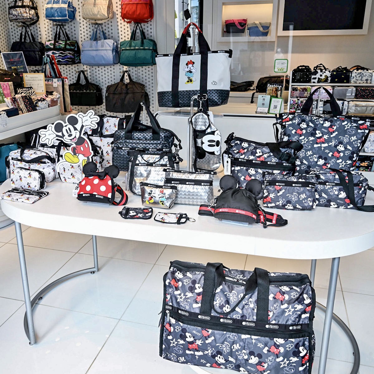 ディズニー100周年限定アート！レスポートサック「Disney100