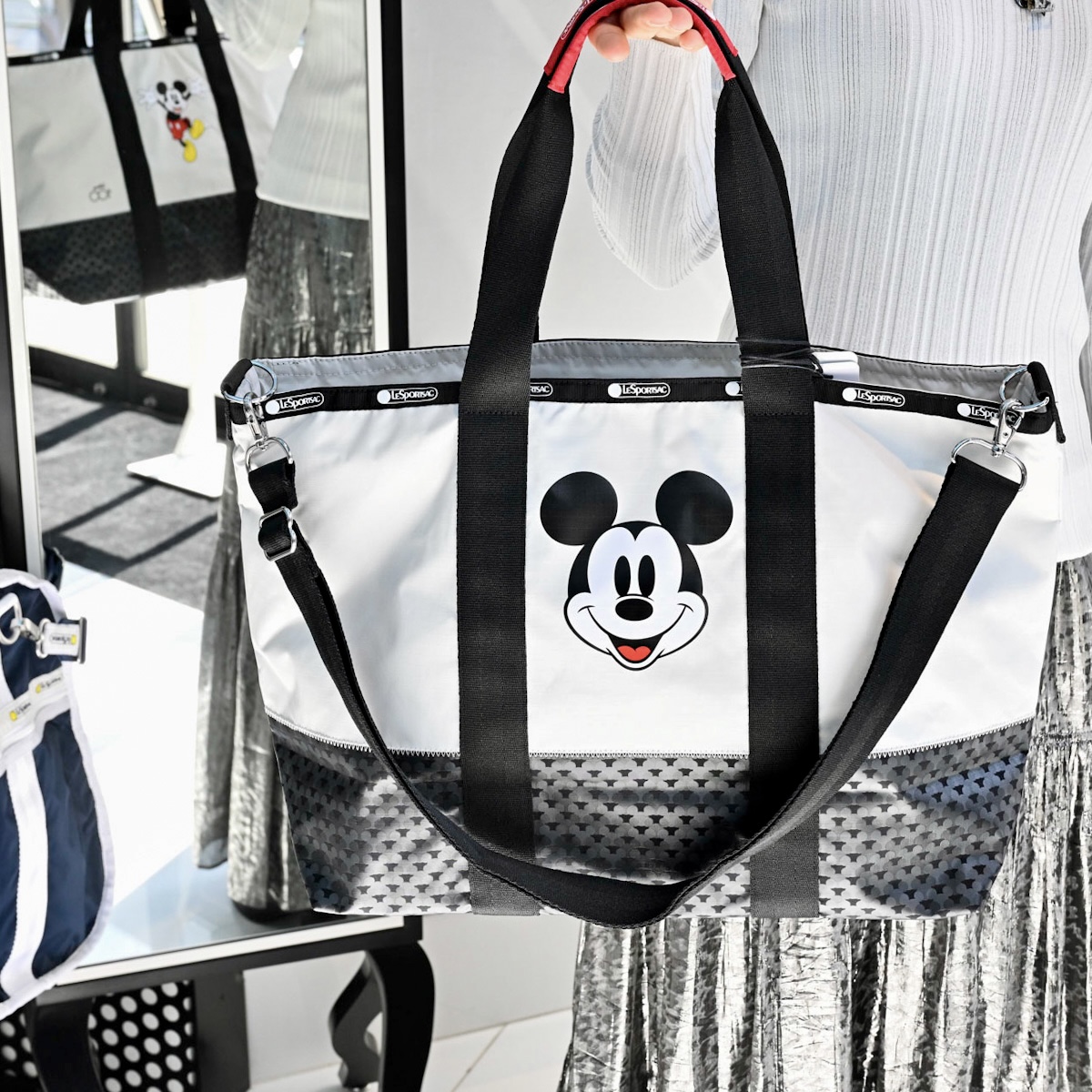 ディズニー100周年限定アート！レスポートサック「Disney100