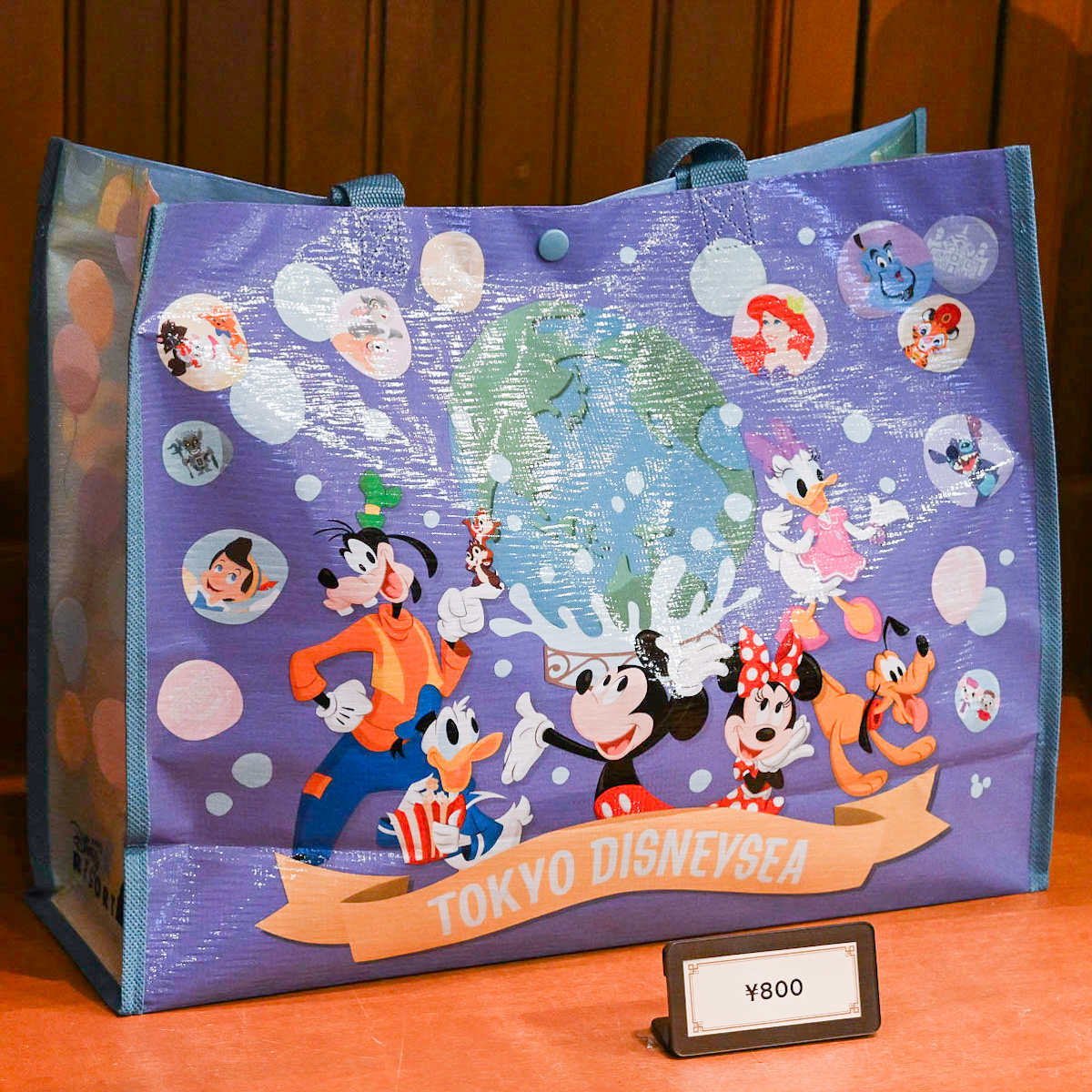 キャラクターが描かれたバルーン&水玉デザイン！東京ディズニー