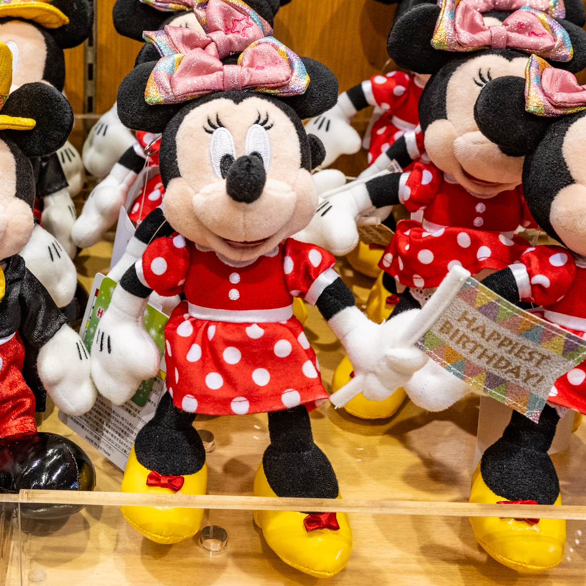 ぬいぐるみバッジに付けられるミニロゼットも登場！東京