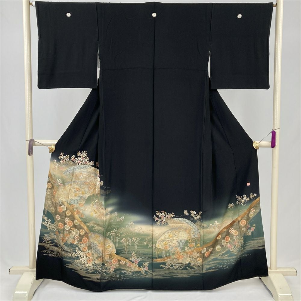 中古）黒留袖 黒 フォーマル ちりめん 五つ紋 総刺繍 文箱 扇 霞 牡丹