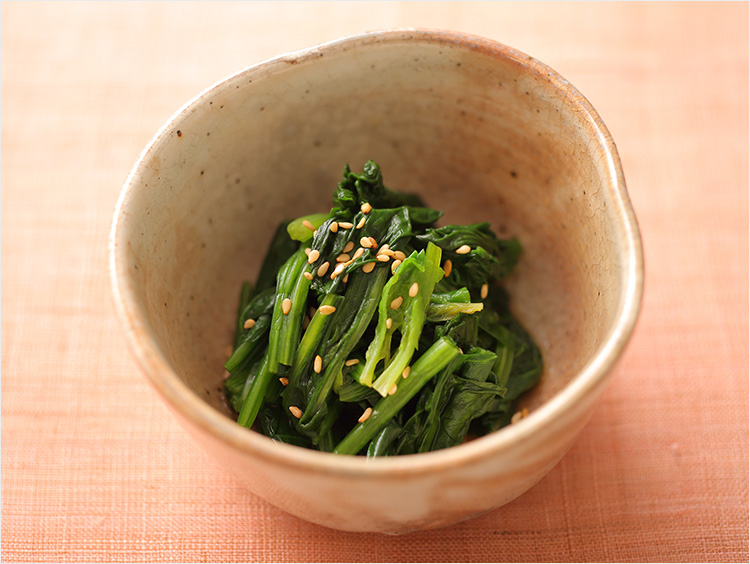 上品で美しい】ほうれん草のおひたしレシピ。ゆで方や絞り方にプロの技