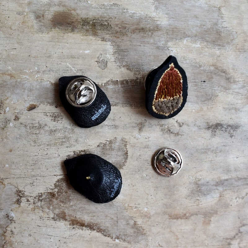 ドングリ［Ladies&Gentleman］刺繍ピンブローチ｜mimi刺繍｜東京