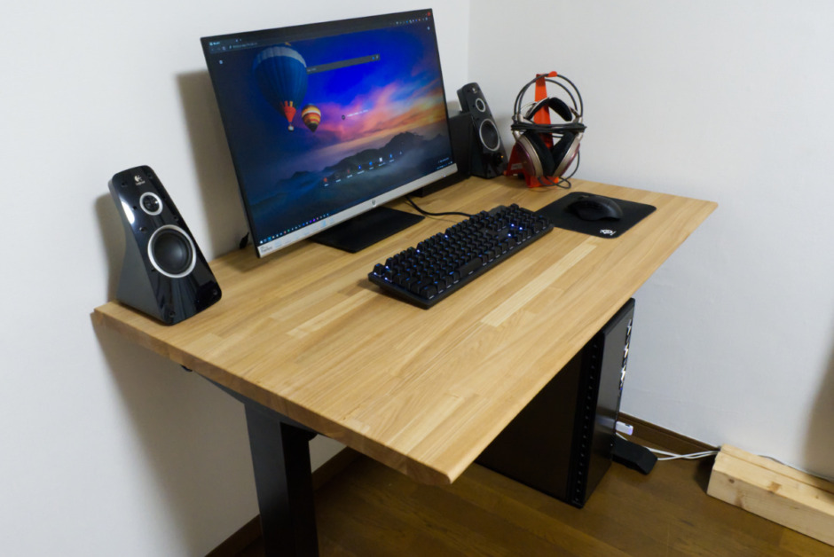 FLEXISPOTとオーダー天板で理想のPCデスクを手に入れる | デジカシ