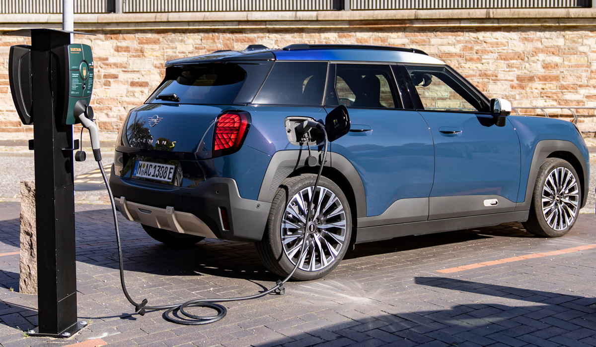 MINI エースマンSE（J05）のスペックと装備 | MINI COOPER Sketch