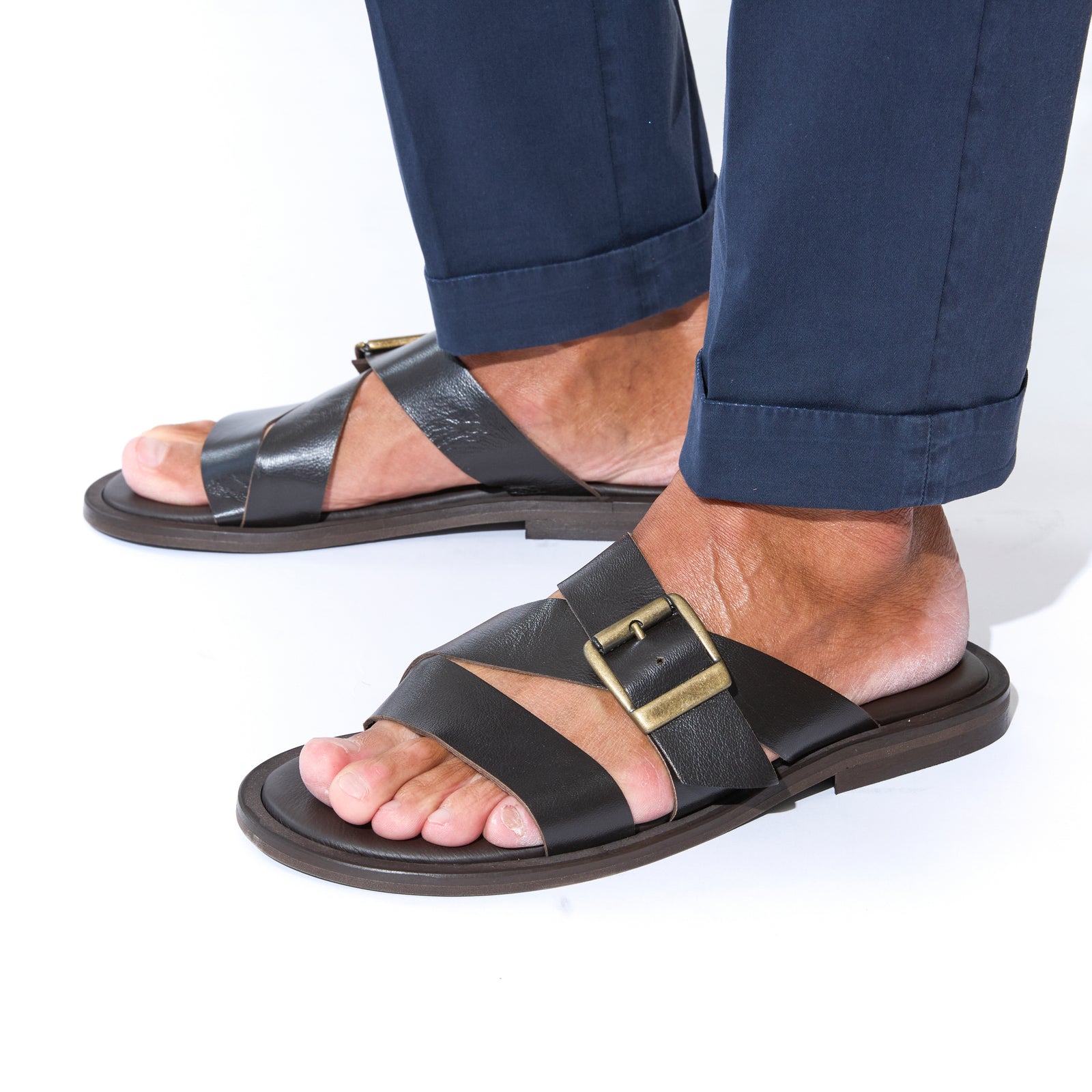 クロスレザーサンダル TMORO – MINIMAL WARDROBE