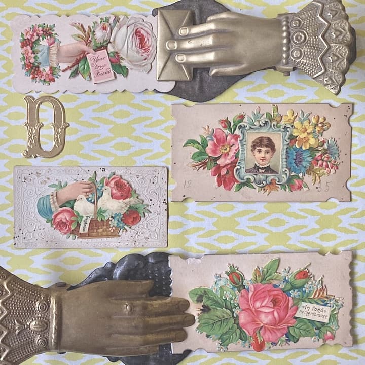 09D額縁の中のレディーと白い薔薇を持つ手のヴィクトリアン