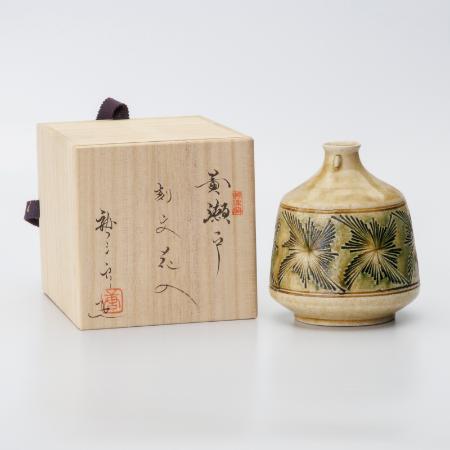 唐三郎窯＞瀬戸焼 加藤唐三郎 黄瀬戸刻紋花入 | 愛知県瀬戸市 | 三越