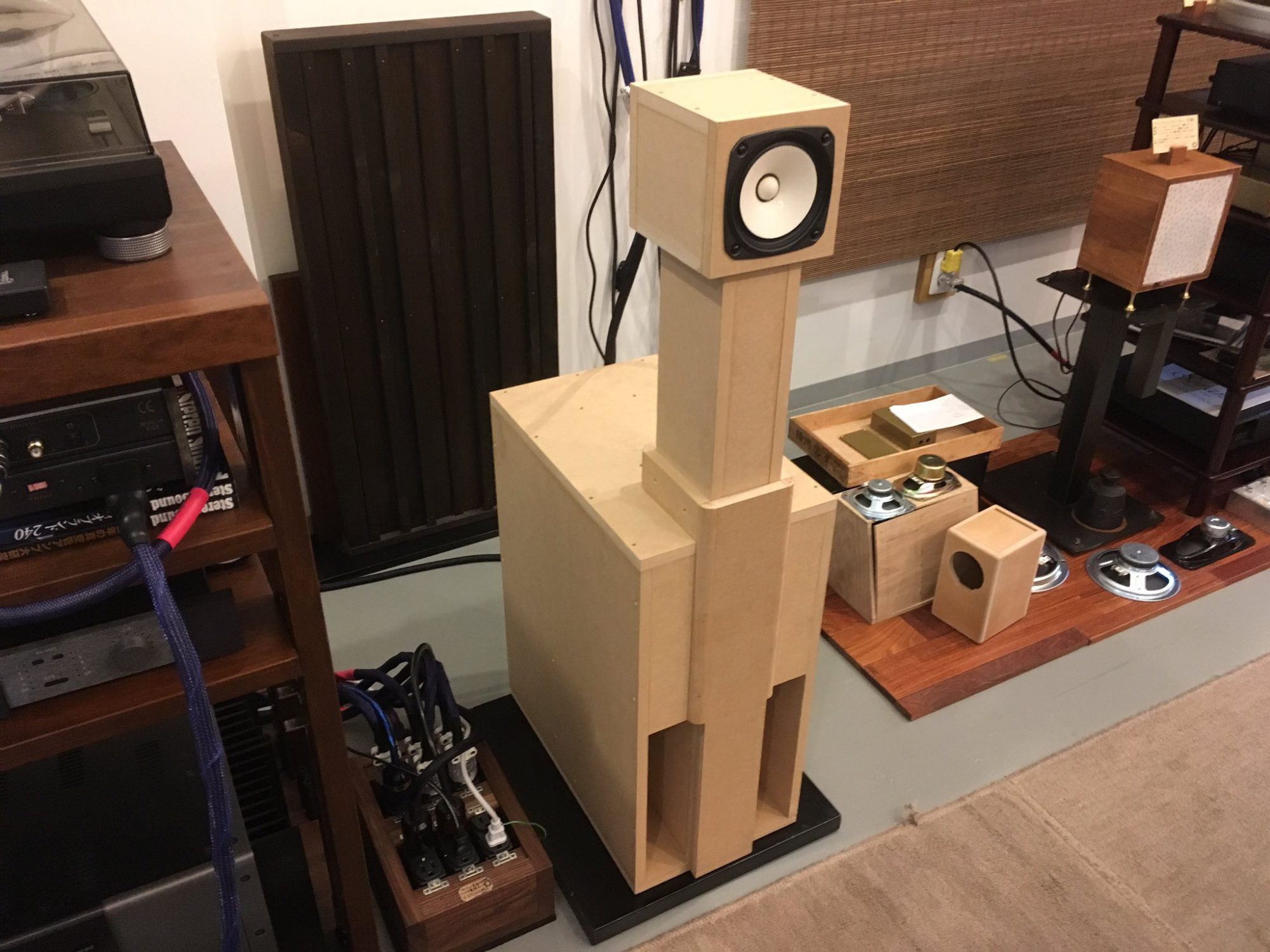 シュモクドリ鳥型バックロードホーンスピーカー入荷 | オーディオみじんこ