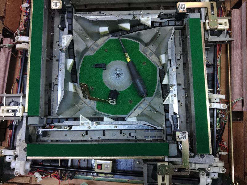 古い、全自動麻雀卓（雀夢C型）が動かなかったので、修理してみた