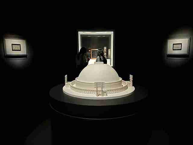 メトロポリタン美術館 インド初期仏教美術 Tree & Serpent 特別展 仏塔