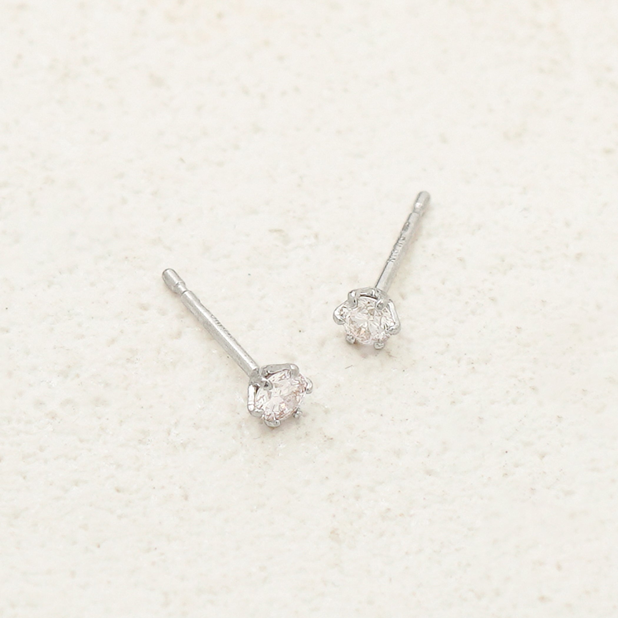 WEB限定】K18 ホワイトゴールド ダイヤモンド ピアス（0.12ct
