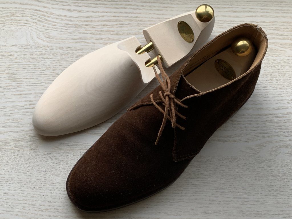 クロケットジョーンズの純正シューツリーをレビュー【ライム材を使った