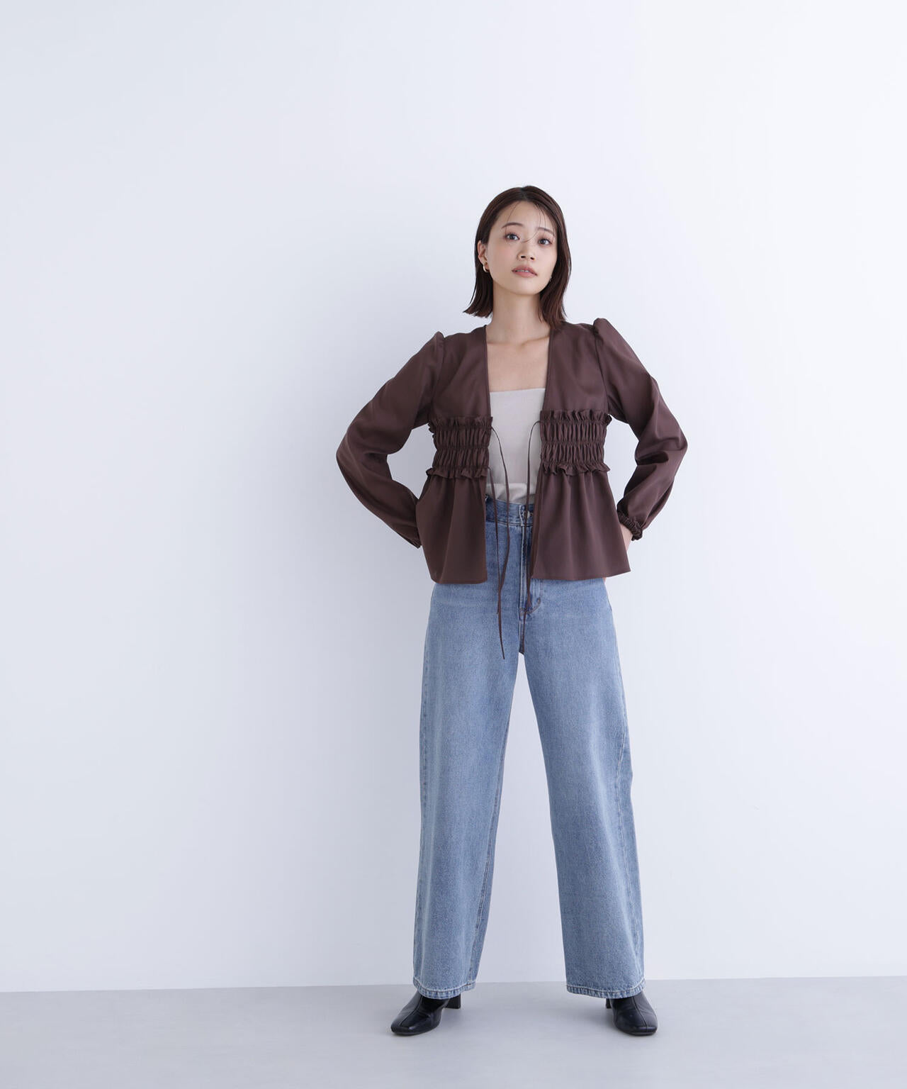 Vネックシャーリングペプラムブラウス | NATURAL BEAUTY BASIC