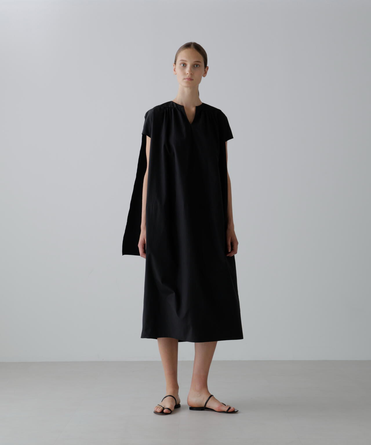 シルキークリスピークロスワンピース | ADORE（アドーア） ｜【公式