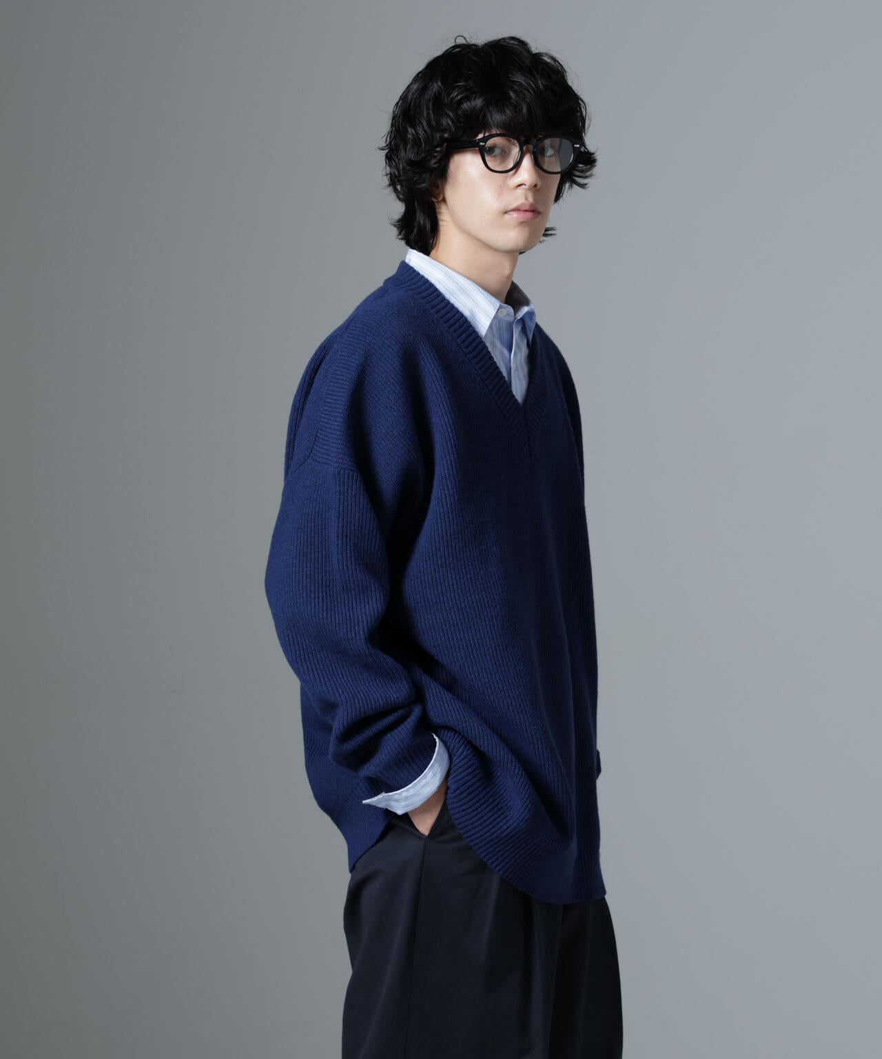 WEB限定/Vネックオーバーサイズニット | NANO universe（ナノ