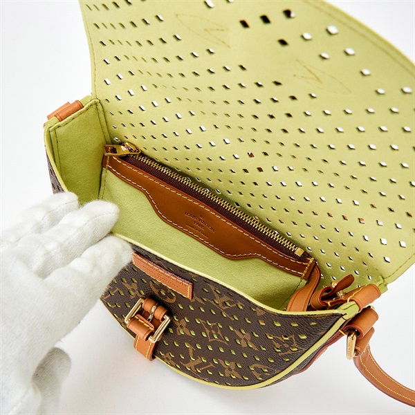 LOUIS VUITTON シャンティ モノグラムペルフォ PM ショルダーバッグ