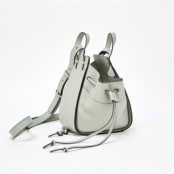LOEWE ハンモック ミニ ショルダーバッグ A538V07X15 8763 ライト