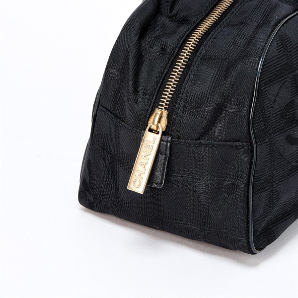 CHANEL ニュートラベルライン 2005年頃 ショルダーバッグ ブラック