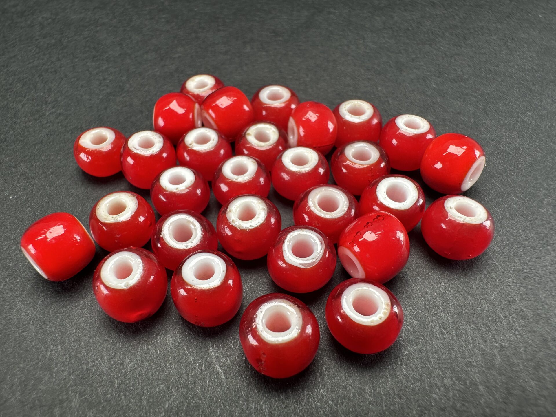 赤ビーズ ホワイトハーツビーズ (大・単品売り) 赤ビーズ - MONTE