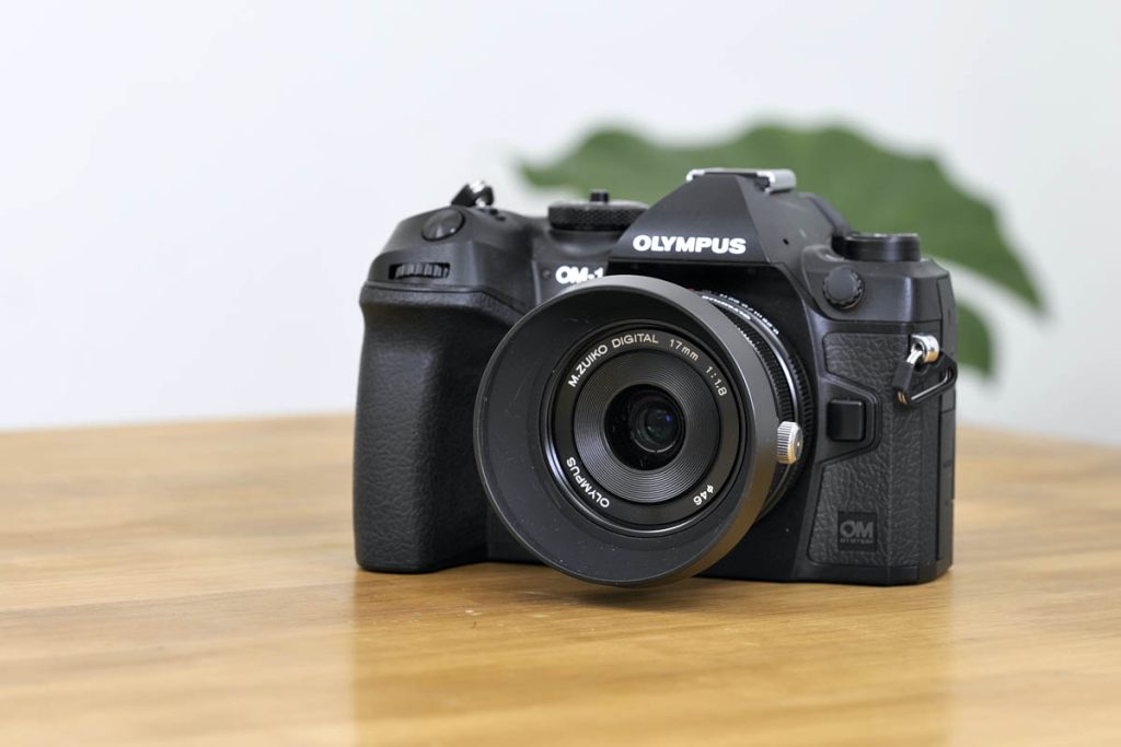 マイクロフォーサーズ おすすめレンズ】OM SYSTEM OM-1と単焦点17mm F1