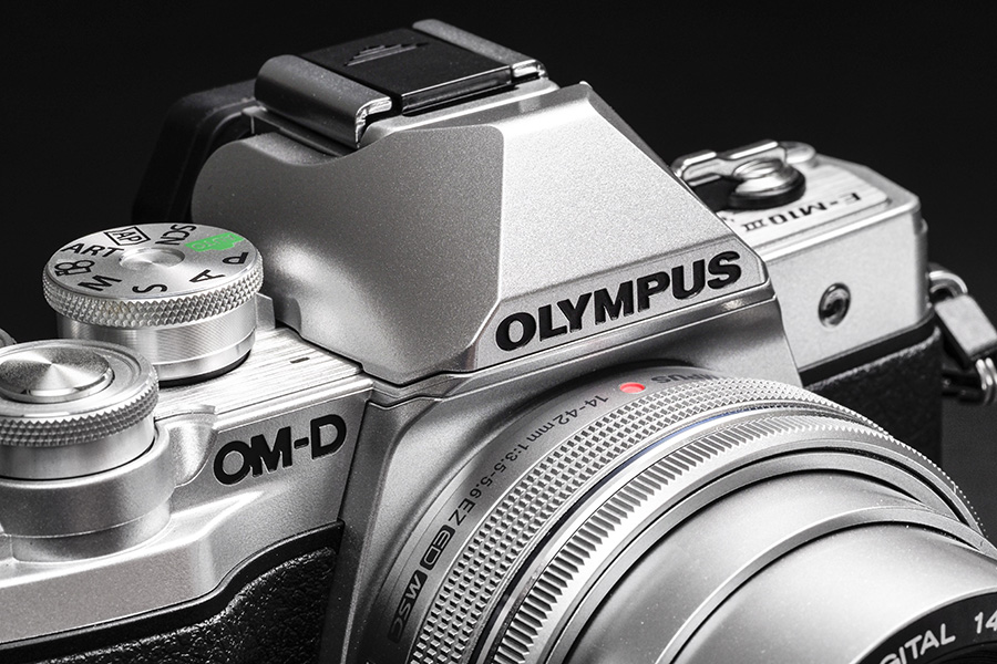 本物を手にし、使いこなす喜び。オリンパス「OM-D E-M10 Mark III