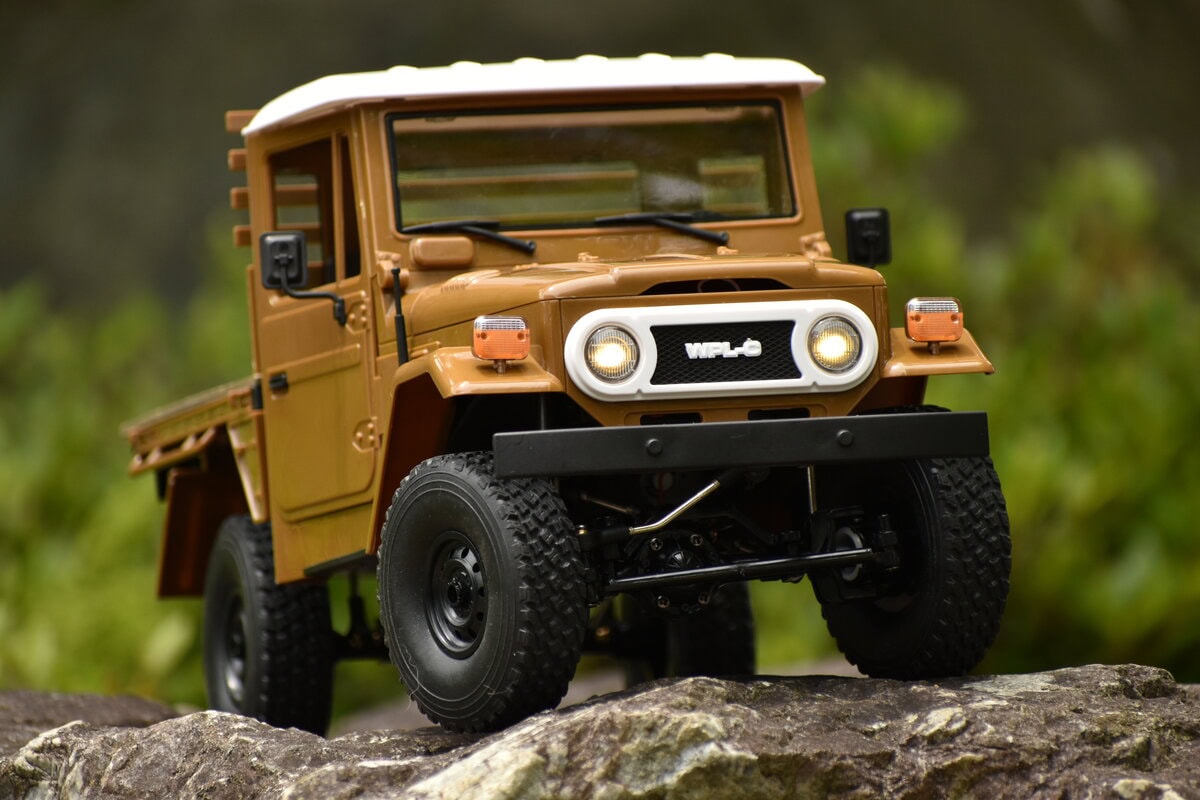 悪路でこそ遊びたいアウトドアラジコン」人気のC44が完成済みRCカーで