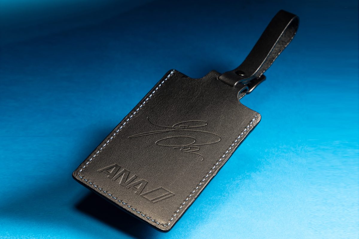 三笘薫選手が監修した旅バッグ」ゼロハリバートンとANAのコラボに“出張