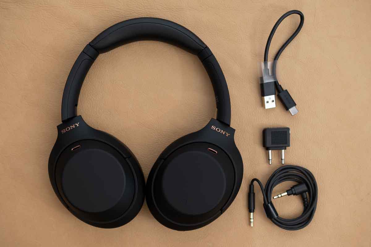 ソニーノイズキャンセリングヘッドホン「WH-1000XM4」レビュー。装着感